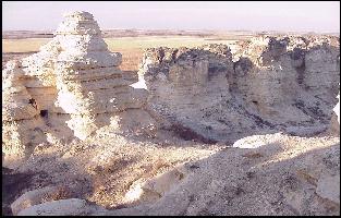 CASTLE2A.jpg (20307 bytes)